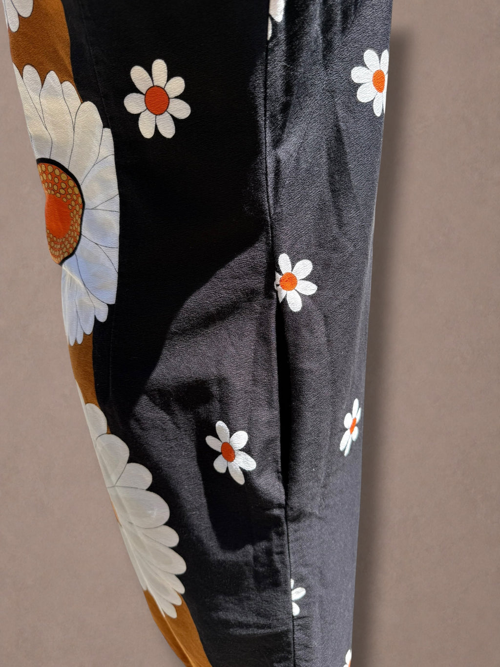 Alice Polynesian 60s Giant Daisy Mod Mini Dress