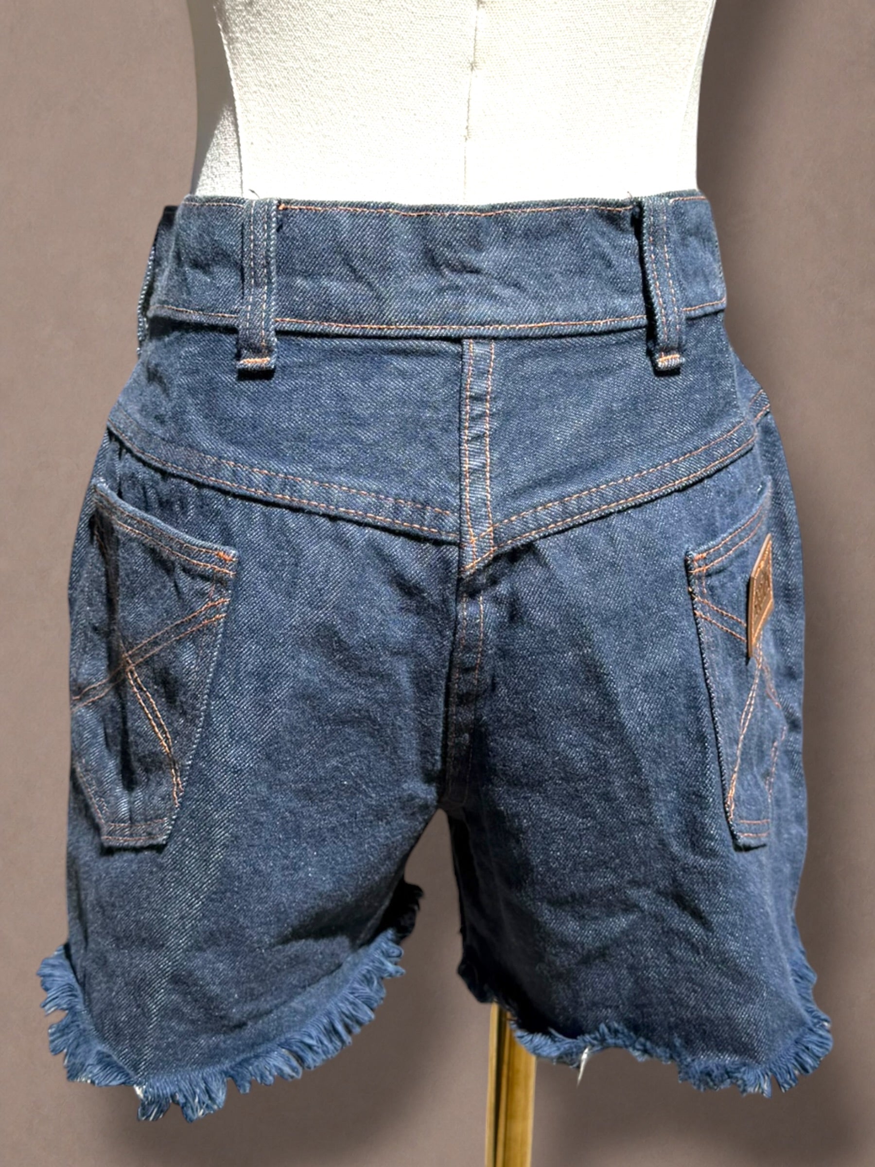 Big Yank 70s Cutoff Denim Shorts | Dark Wash Frayed Hem
