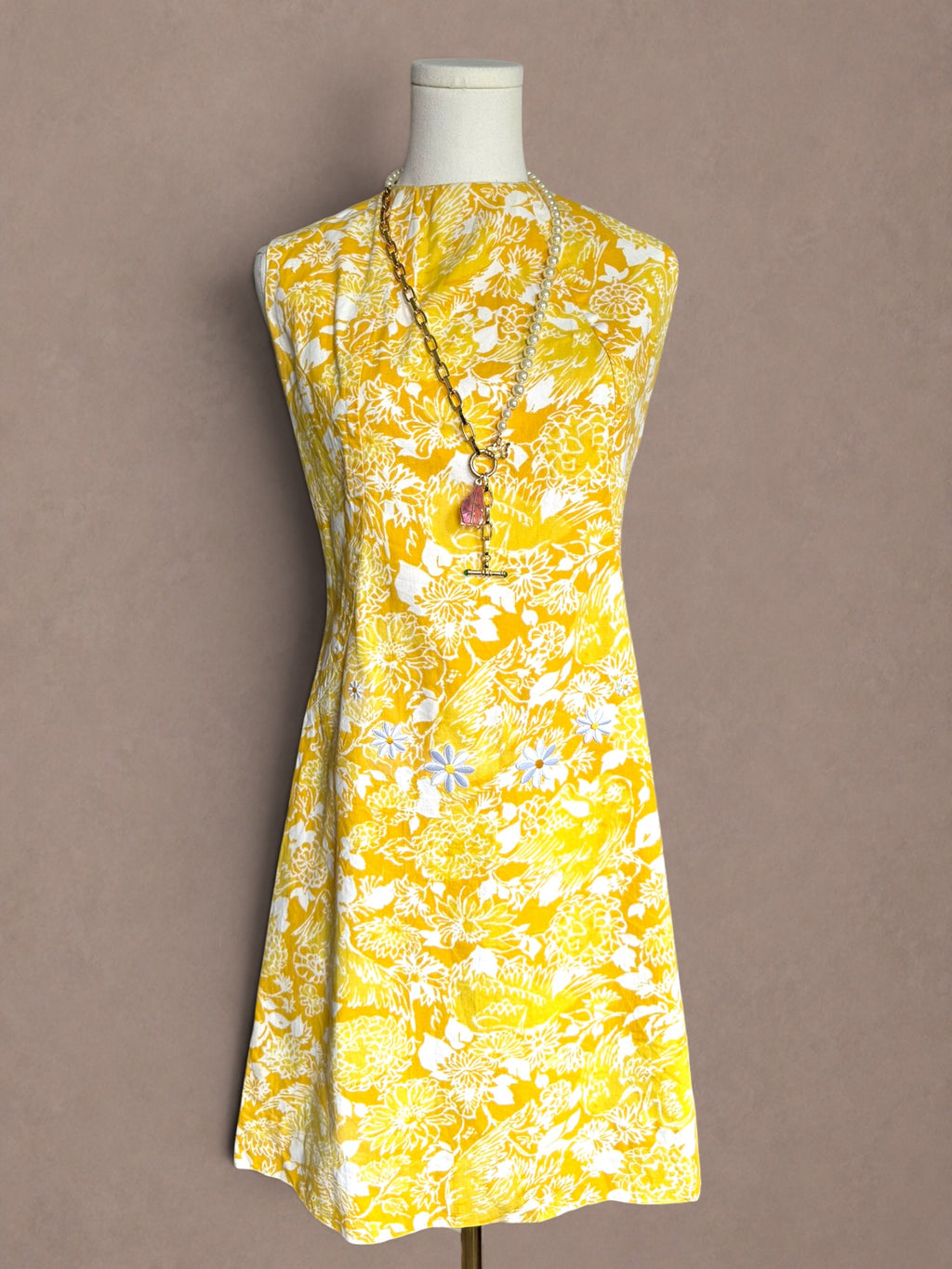 Sunshine Floral 60s Shift Dress with Daisy Appliqué Details