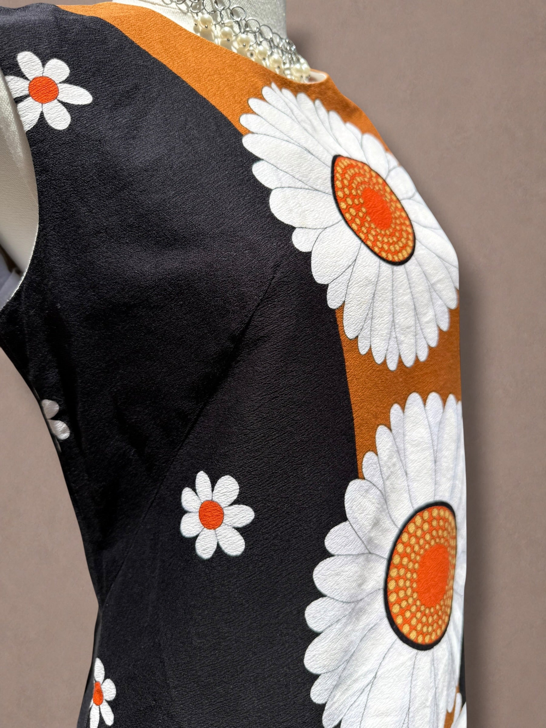 Alice Polynesian 60s Giant Daisy Mod Mini Dress
