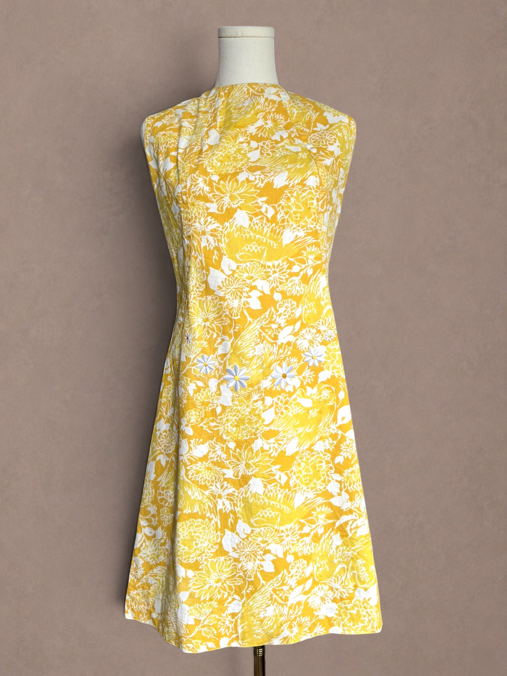 Sunshine Floral 60s Shift Dress with Daisy Appliqué Details
