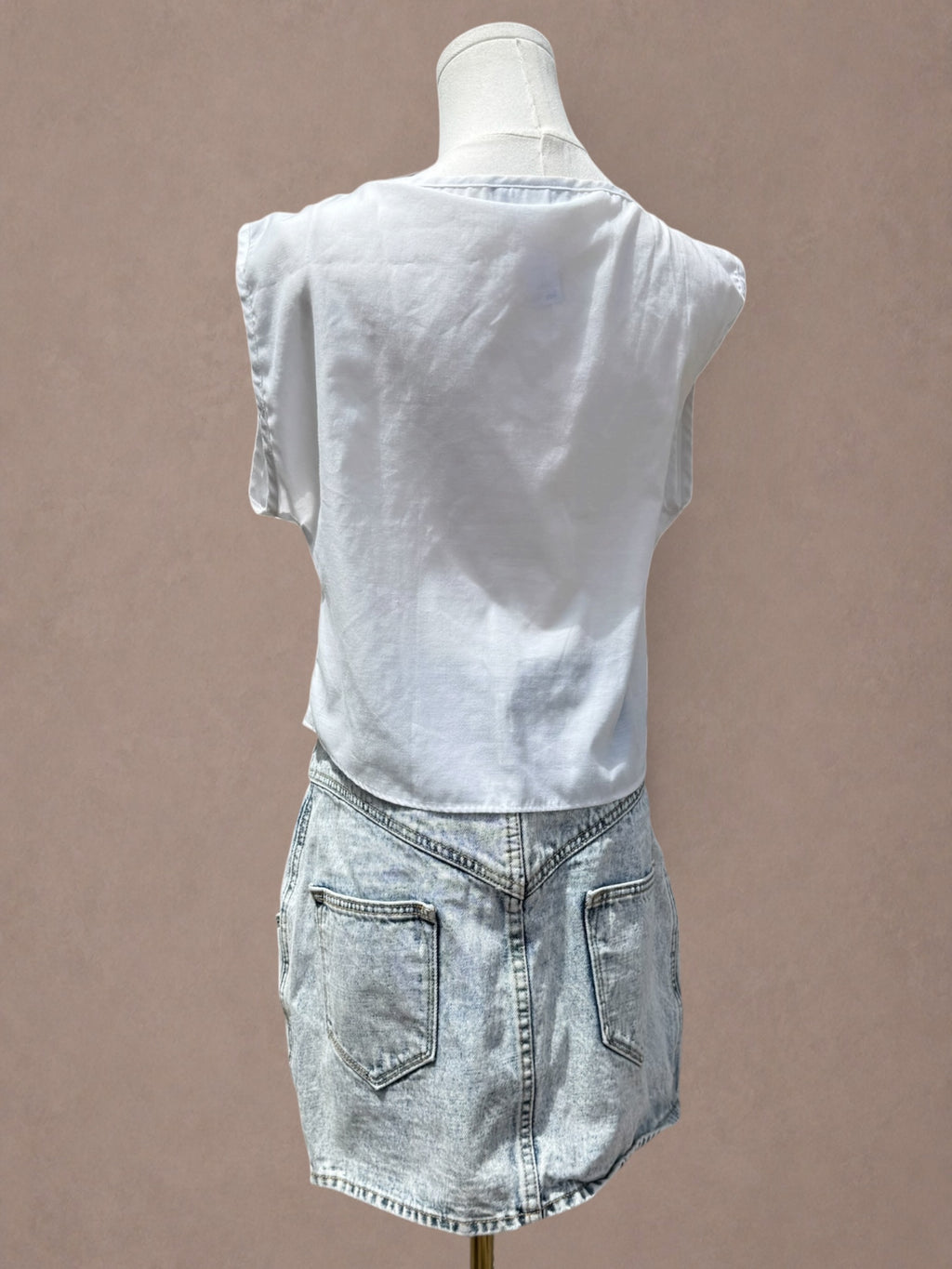 Spotlight California 80s Mesh and Floral Detail Top