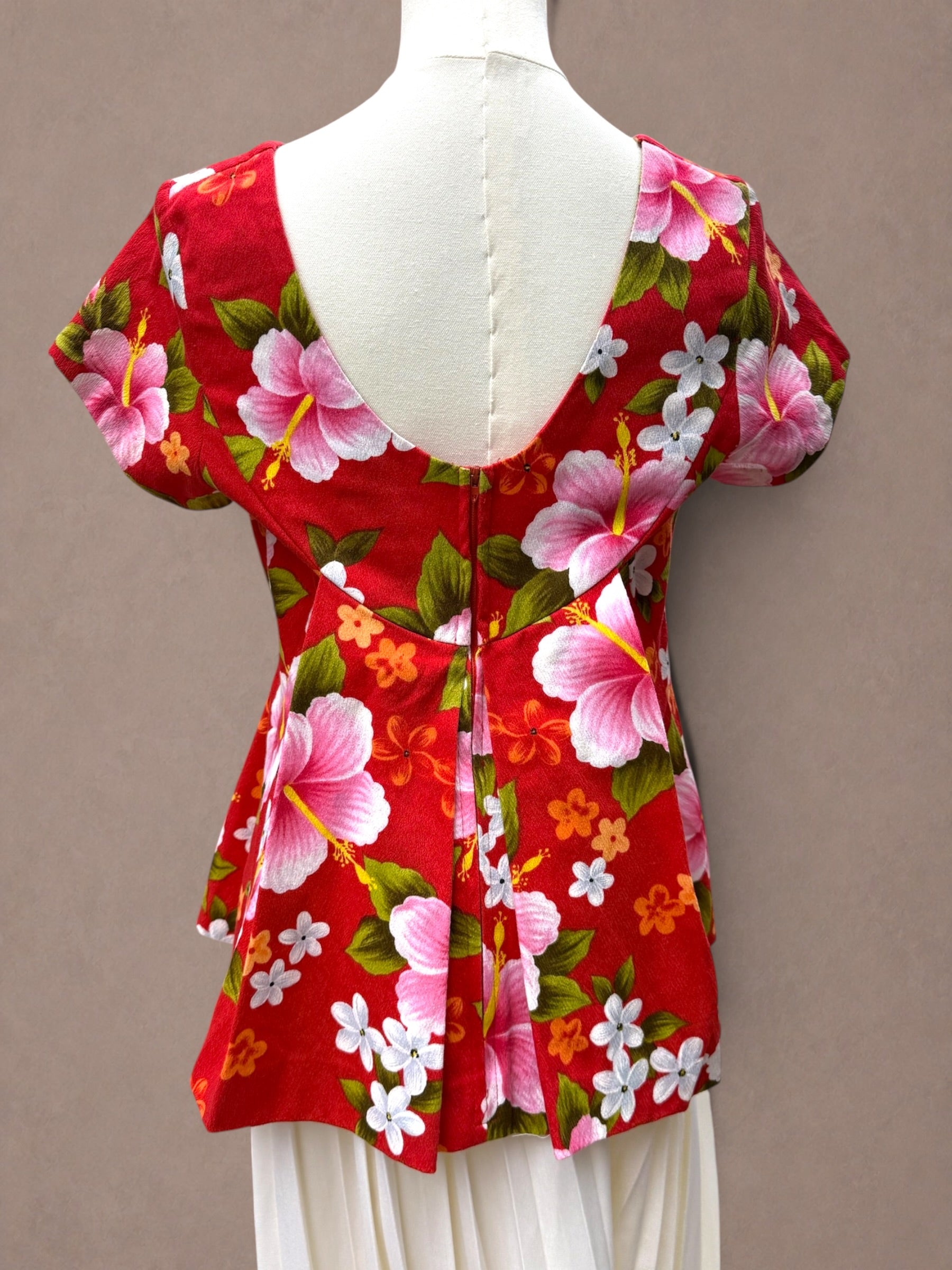 Ui-Maikai 60s Hawaiian Red Hibiscus Barkcloth Top