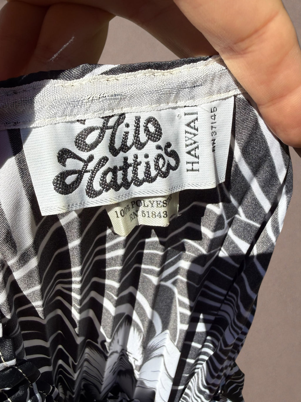 Hilo Hattie Hawaii 70s Pleated Tropical Caftan Maxi Dress